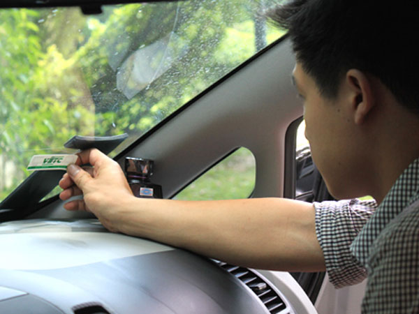Bộ Giao thông quyết dán thẻ thu phí không dừng cho 2,8 triệu ôtô