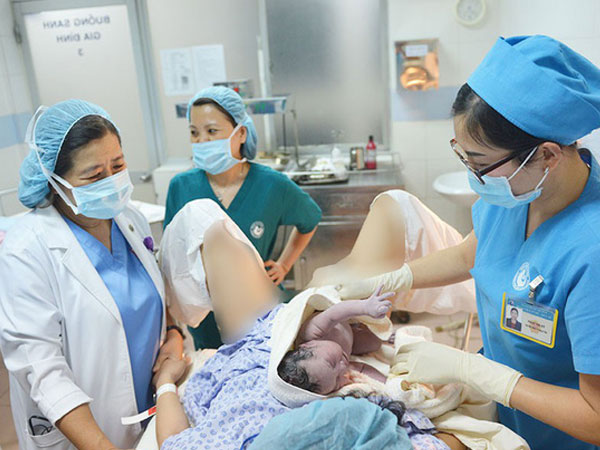 Nhờ công an vào cuộc vụ mở lớp dạy sinh con 'thuận tự nhiên'