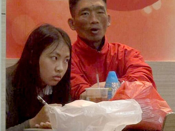 Nhờ thái độ tỉnh như ruồi, cô gái trẻ thoát khỏi mũi dao nhọn của tên cướp trong tích tắc