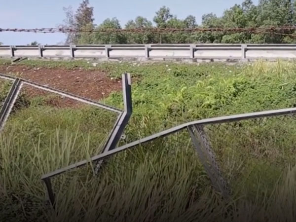 Video: Hàng rào bảo vệ cao tốc TP HCM - Trung Lương bị cắt phá