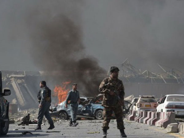 Nổ xe bom rung chuyển thủ đô Afghanistan, ít nhất hai người chết
