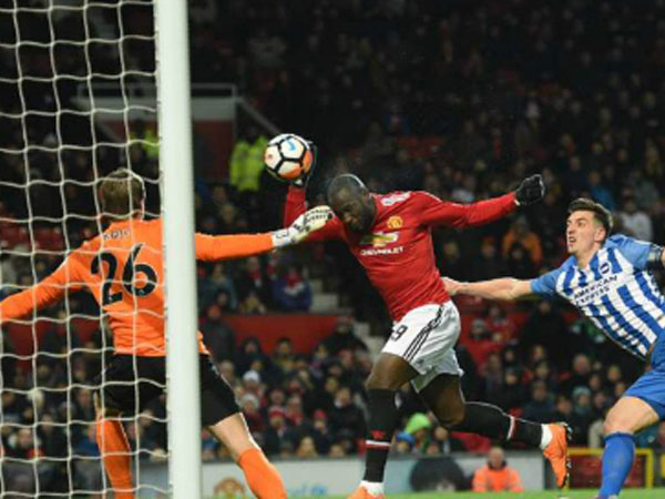 Lukaku nổ súng đưa Man Utd vào bán kết Cup FA
