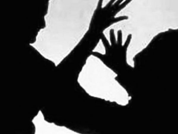 Rúng động: Nghi ngờ bị 'cắm sừng', chồng giết chết cả vợ và con