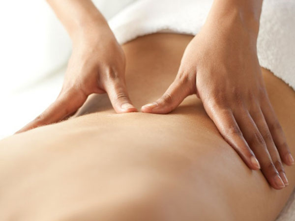 Nghiện dịch vụ 'từ A tới Z' ở tiệm masage vì chồng 'trốn yêu'