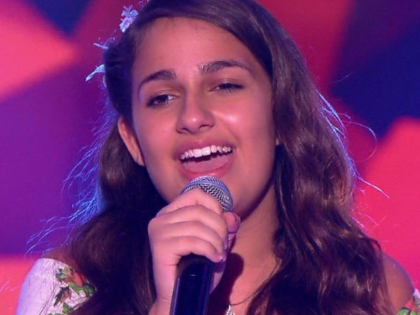 Cô bé 13 tuổi gây sốt khi cover 'Havana' tại The Voice Kids Brazil