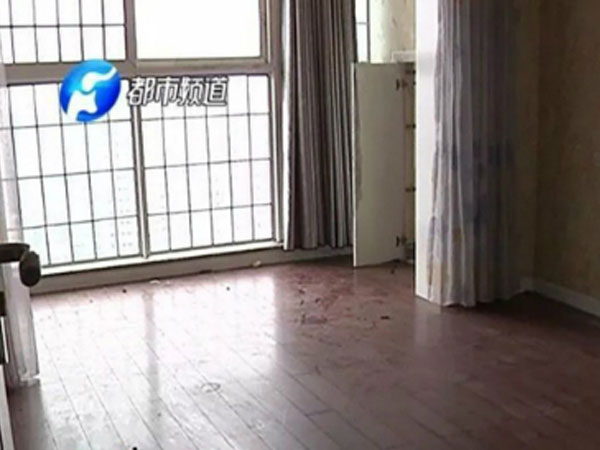 Cô gái sốc nặng khi nhà bị trộm khoắng không còn giường để ngủ