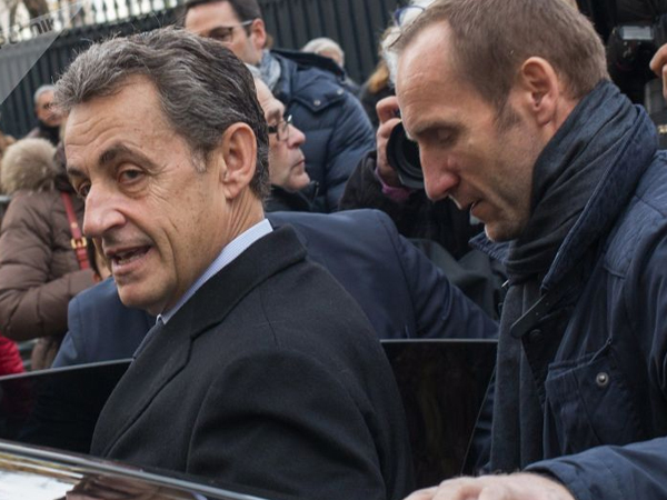 Cựu Tổng thống Pháp Sarkozy bất ngờ bị bắt giam