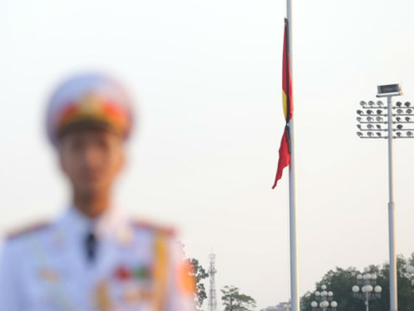 Lễ thượng cờ rủ Quốc tang nguyên Thủ tướng Phan Văn Khải tại quảng trường Ba Đình