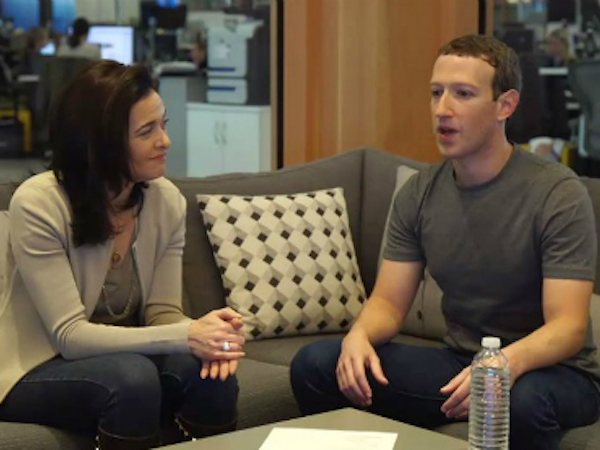 Mark Zuckerberg bị đề nghị từ chức