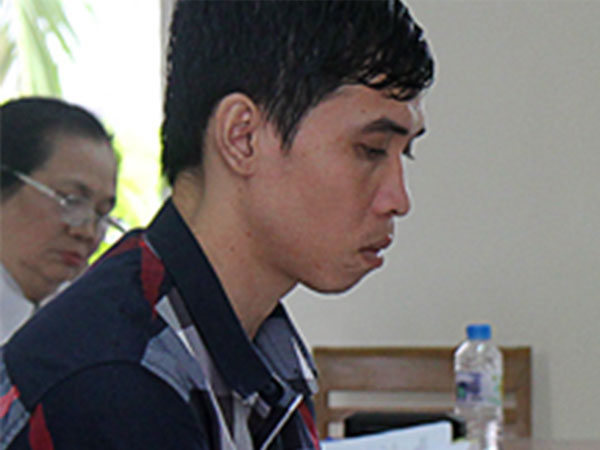 Nam thanh niên 'làm chuyện người lớn' với con gái bạn