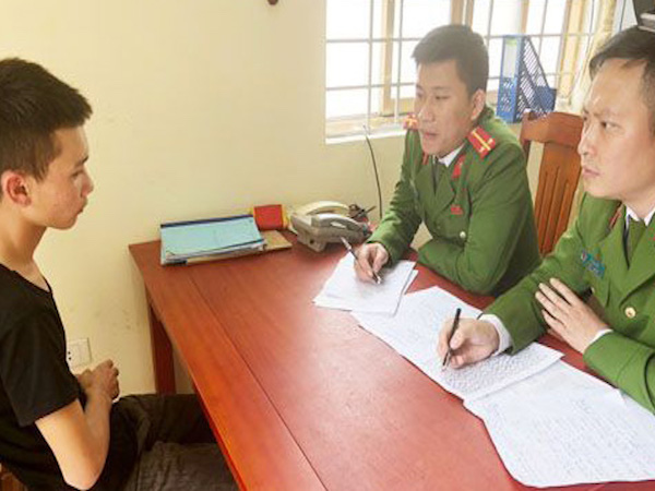 Nhóm cướp tuổi teen đi xe phân khối lớn tấn công phụ nữ về đêm