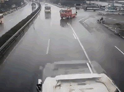 Video: 4 tai nạn trong 45 phút trên cao tốc Pháp Vân