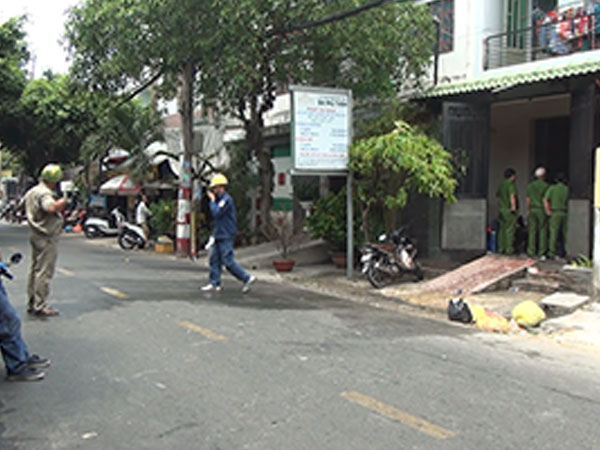 Bất cẩn để rơi tàn thuốc vào tấm nệm gây cháy nhà