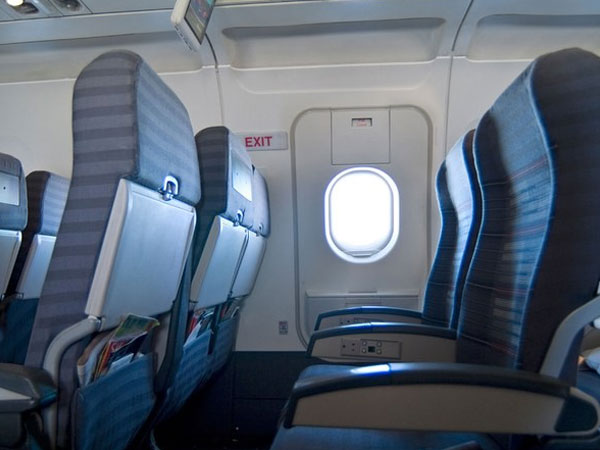 Hành khách tự ý mở cửa thoát hiểm, chuyến bay từ Nhật về Việt Nam của Vietnam Airlines bị hoãn hơn 2 tiếng