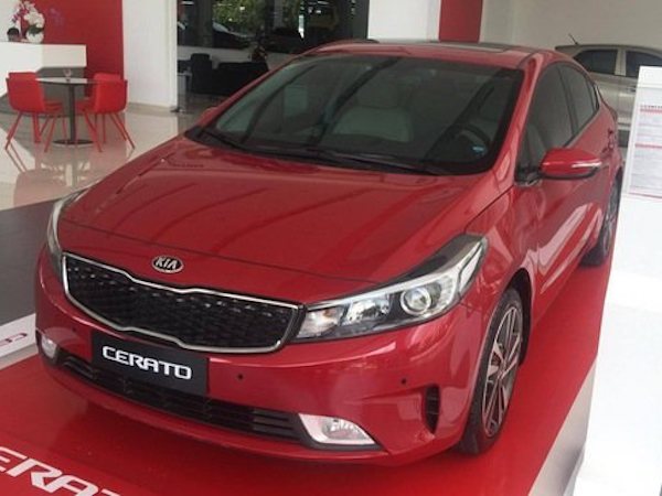 Kia Cerato giá rẻ giật mình gần 500 triệu bị 'xà xẻo' những gì?