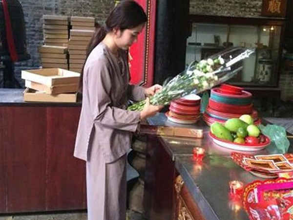 Nam Em lần đầu lộ diện tiều tuỵ giữa tâm bão chuyện tình yêu với Trường Giang?