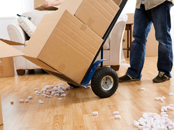 Tôi gặp rắc rối khi bán nhà cho người quen