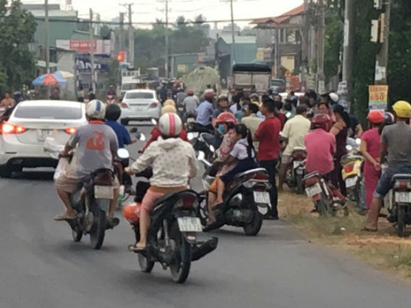 Cô gái phát hiện thi thể hàng xóm bốc mùi trong căn nhà khoá bên ngoài