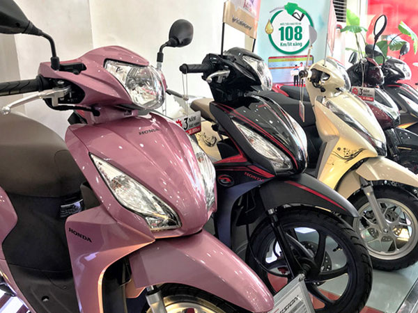Thị trường xe máy sau Tết, giá xe ga Honda vẫn ngất ngưởng