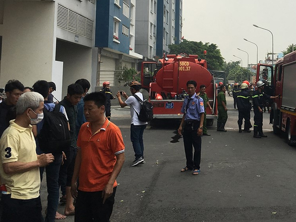 1 bảo vệ Carina tử vong khi quay lại cứu cư dân
