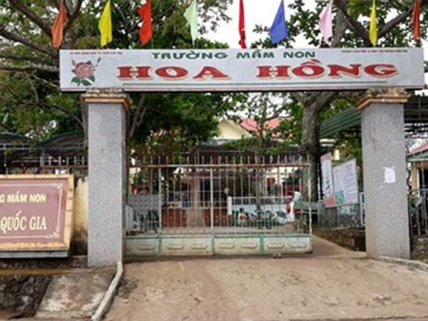 Giáo viên bị phụ huynh đánh vì không cho đón con trước giờ quy định