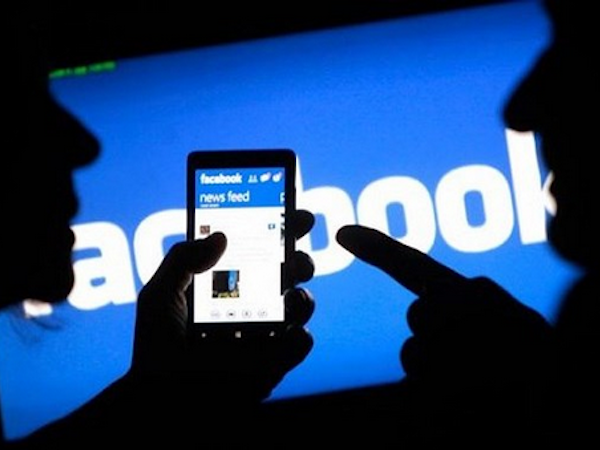 Người dùng Facebook bị bên thứ ba khai thác thông tin gì