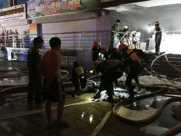 Nhiều người nhập viện trong tình trạng hoảng loạn sau vụ cháy khiến ít nhất 13 người thiệt mạng ở Sài Gòn