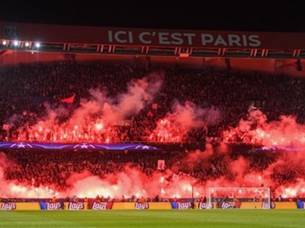 PSG bị phạt đóng cửa một phần sân vận động