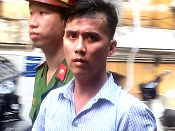 Chồng đẩy vợ ngã tử vong