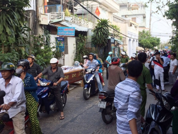 Em trai cuốn chiếu, chôn xác chị dưới gầm giường vì không có tiền mai táng