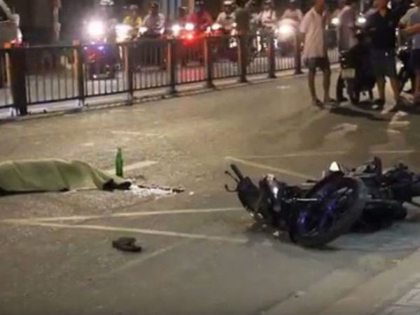 Người cha gào khóc bên thi thể con trai gặp tai nạn