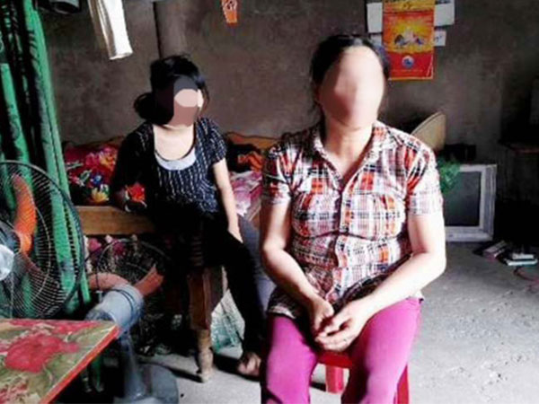 Sinh con nặng 3,2 kg, nữ sinh lớp 8 nói 'của bạn trai cùng lớp'