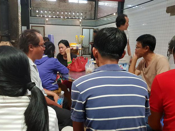 Vụ cháy ở Sài Gòn: Cha đau đớn nhìn con gái 2 tuổi nằm im lìm trong quan tài