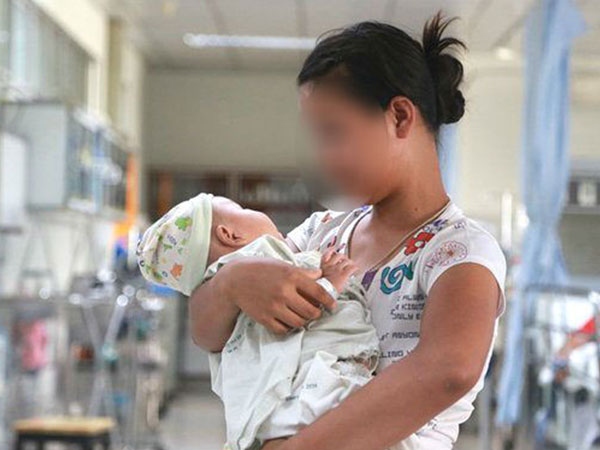 Bị chê ăn mặc giống osin, mẹ trẻ than thở vì chăm con nên không có thời gian: Có người đồng tình, có người không