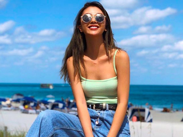 Đăng ảnh rất xinh nhưng điều khiến fan chú ý là... khoá quần, đây là cách phản ứng của Quỳnh Anh Shyn