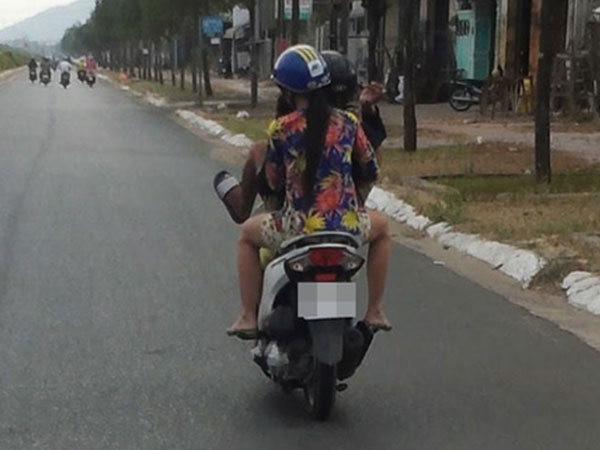 Đầu tuần, dân mạng Việt đã 'dậy sóng' vì hai nhân vật chính trong bức ảnh này