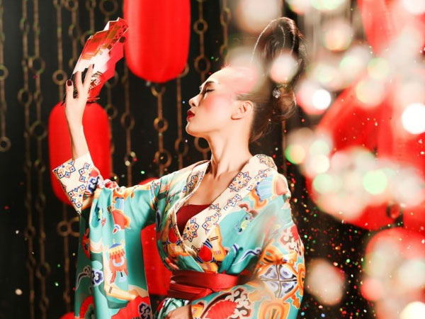 Để vạt phải đè lên vạt trái, Mỹ Tâm bị cho là mặc kimono theo kiểu của người đã khuất trong MV mới