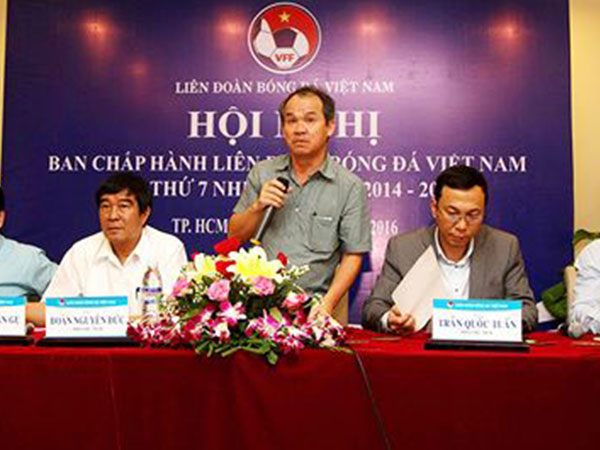 VFF - vì đâu nên nỗi người nhà đấu nhau