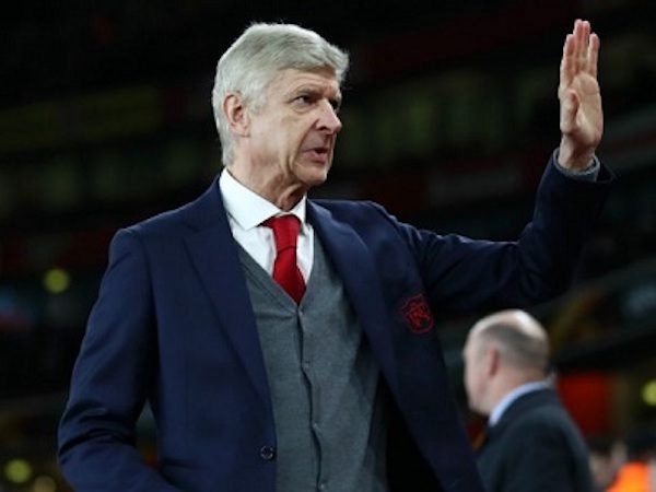 Wenger phiền muộn vì bị phân biệt tuổi tác