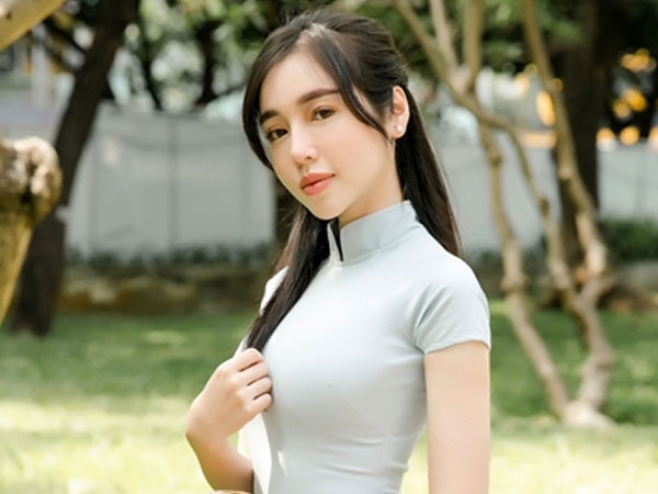Elly Trần: 'Tôi bớt mặc hở hang vì con'
