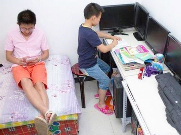 Lại thêm một bài văn 'nhà em có nuôi một ông bố' khiến dân tình cười lăn, các bố nhìn lại mình