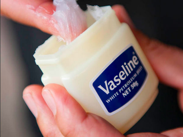 Những lưu ý khi sử dụng Vaseline để phát huy 10+ công dụng làm đẹp