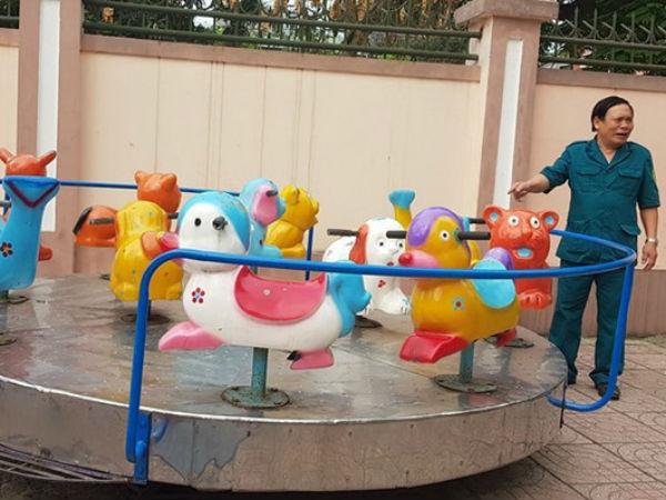 Nữ giáo viên thực tập bị đánh nhập viện: Trẻ tím chân do chơi đu quay