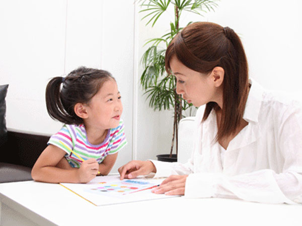 Mẹ Sài Gòn giúp con vượt qua sự kỳ thị con lai