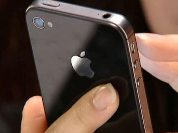 Apple bị kiện hàng loạt vì làm chậm iPhone