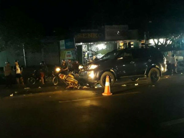 Cả nhà thương vong sau cú tông đối đầu với ôtô