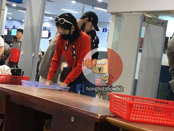 Chi Pu tiếp tục bị bắt gặp sánh đôi bên Jin Ju Huyng tại sân bay Đà Lạt