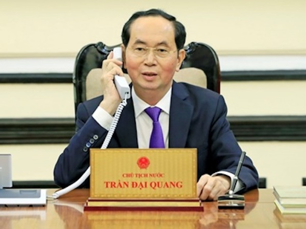 Chủ tịch nước điện đàm, mời Tổng thống Nga Putin thăm Việt Nam