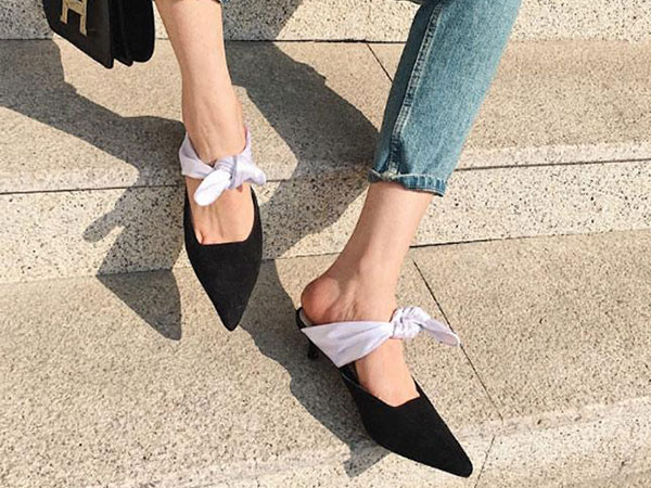 Hè này không sắm giày mất gót thì quả thực rất lỗi thời