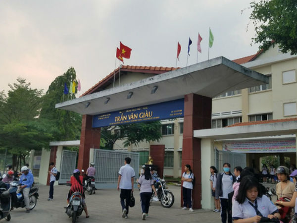 Nữ sinh lớp 11 tử vong ở toà nhà Bitexco: Nạn nhân không về nhà vào đêm trước khi xảy ra vụ việc